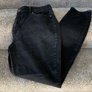 GV Black Curvy Skinny All Around Slimming Mid Rise Jeans
